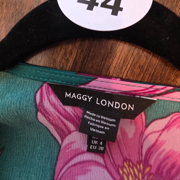 Maggy London Dress Womens 4 Green Pink Floral Midi Twist Front Long Sleeve NWT - Picture 11 of 12